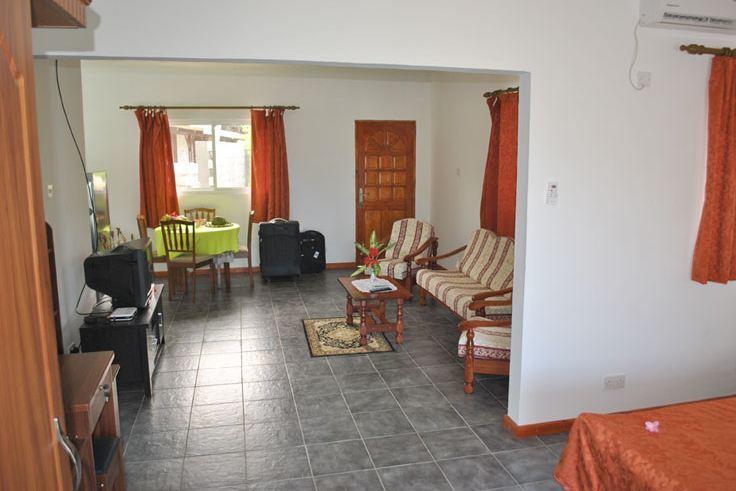Rowsvilla Guest House Beau Vallon (Mahe) Exterior foto